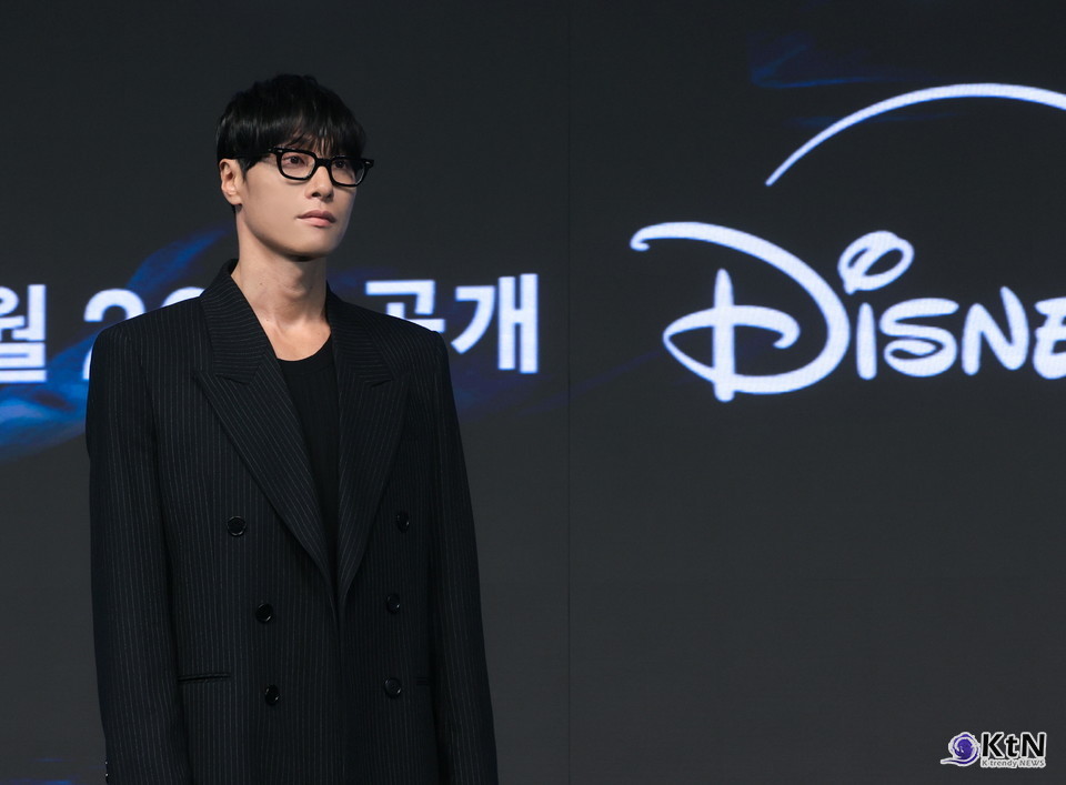 디즈니+ 오리지널 사극 드라마 탁류 제작발표회 현장. 배우 로운, 신예은, 박서함, 박지환, 최귀화, 김동원과 추창민 감독. 사진=K trendy NEWS DB ⓒ케이 트렌디뉴스 무단전재 및 수집, 재배포금지