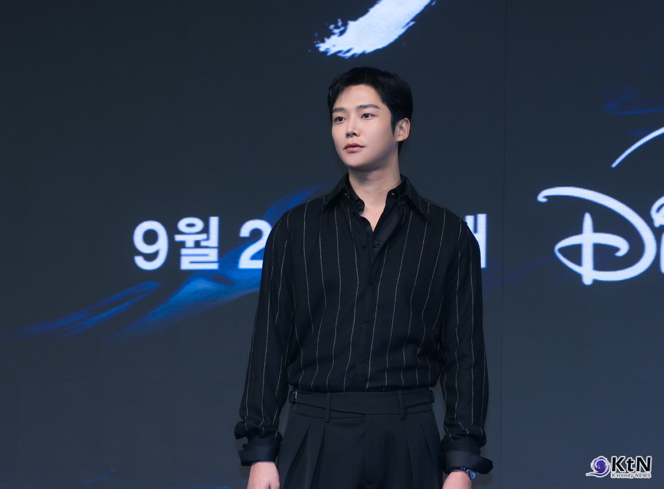 디즈니+ 오리지널 사극 드라마 탁류 제작발표회 현장. 배우 로운, 신예은, 박서함, 박지환, 최귀화, 김동원과 추창민 감독. 사진=K trendy NEWS DB ⓒ케이 트렌디뉴스 무단전재 및 수집, 재배포금지