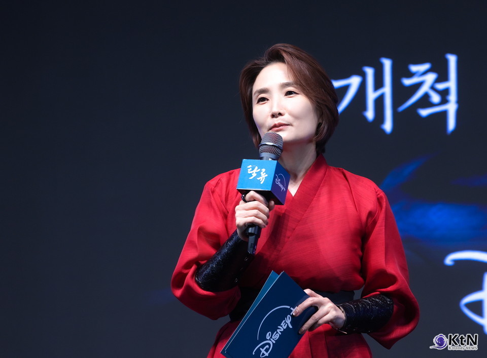 디즈니+ 오리지널 사극 드라마 탁류 제작발표회 현장. 배우 로운, 신예은, 박서함, 박지환, 최귀화, 김동원과 추창민 감독. 사진=K trendy NEWS DB ⓒ케이 트렌디뉴스 무단전재 및 수집, 재배포금지