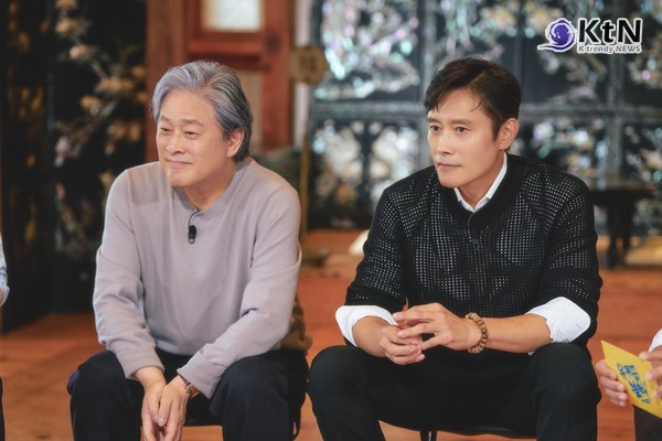 25년 만에 ‘어쩔수가없다’로 다시 뭉친 영화계 전설 박찬욱 감독과 배우 이병헌이 24일 방송되는 ‘유 퀴즈 온 더 블럭’(약칭 ‘유 퀴즈’) 312회에 출연 한다.  사진=2025 09.24 tvN ‘유 퀴즈 온 더 블럭’ K trendy NEWS DB ⓒ케이 트렌디뉴스 무단전재 및 수집, 재배포금지