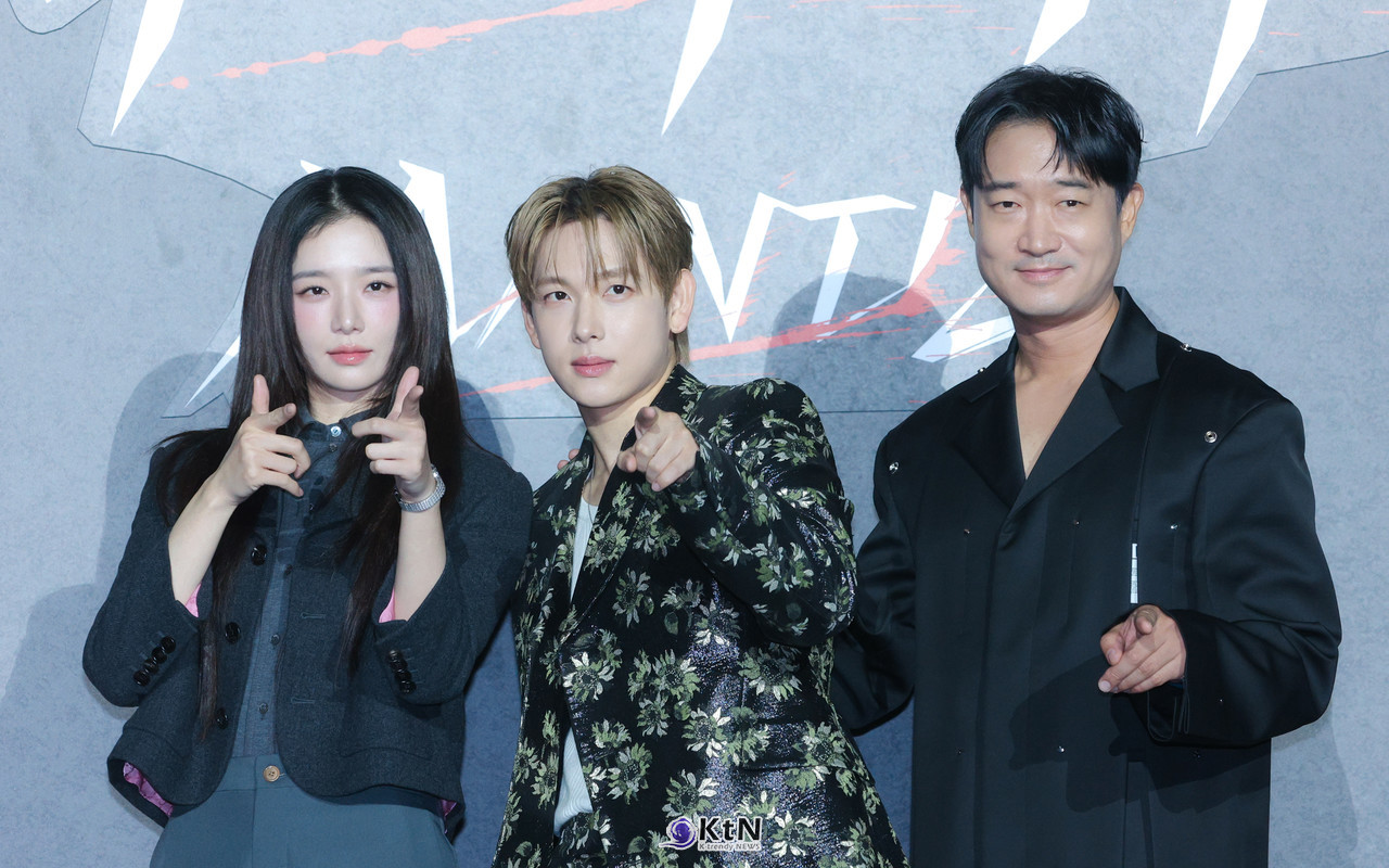 배우 임시완, 박규영, 조우진이 넷플릭스 영화 '사마귀' 제작보고회에 참석해 포즈를 취하고 있다. / 사진=K trendy NEWS DB ⓒ케이 트렌디뉴스 무단전재 및 수집, 재배포금지.