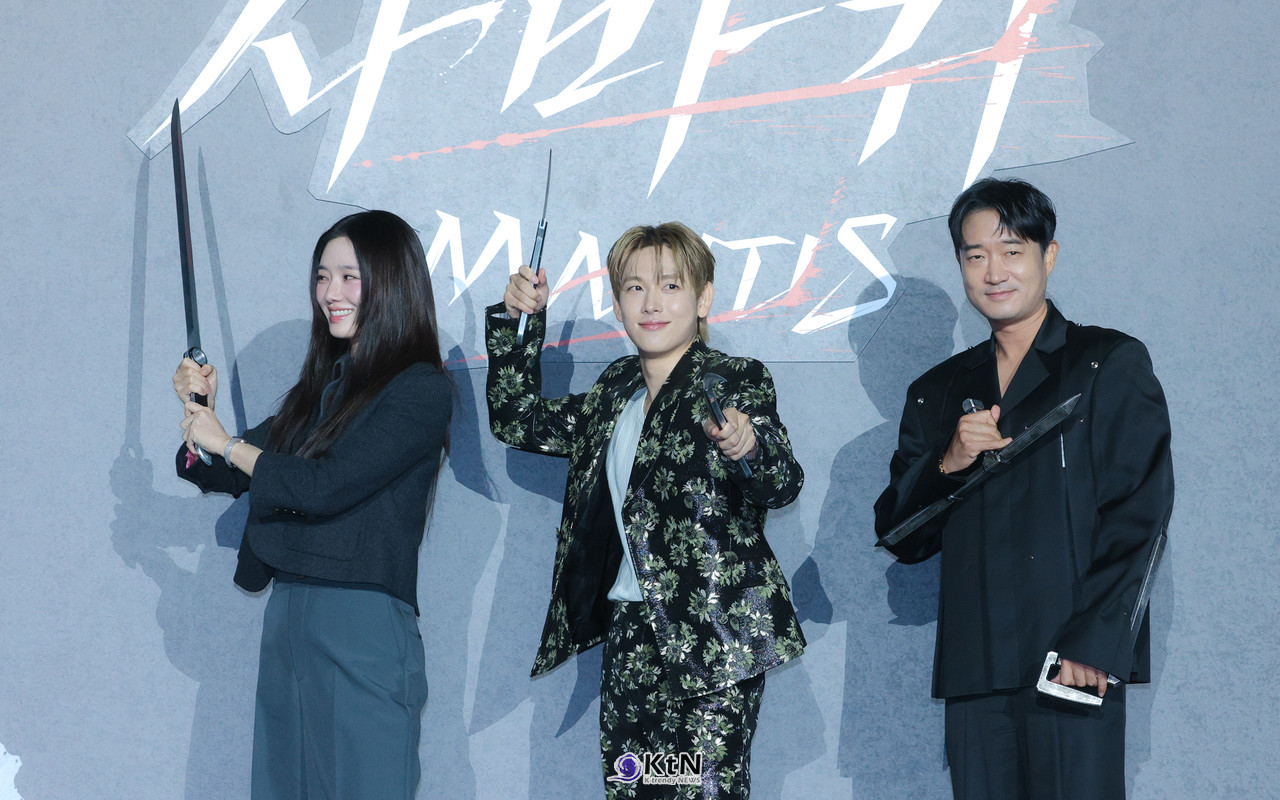 배우 임시완, 박규영, 조우진이 넷플릭스 영화 '사마귀' 제작보고회에 참석해 포즈를 취하고 있다. / 사진=K trendy NEWS DB ⓒ케이 트렌디뉴스 무단전재 및 수집, 재배포금지.