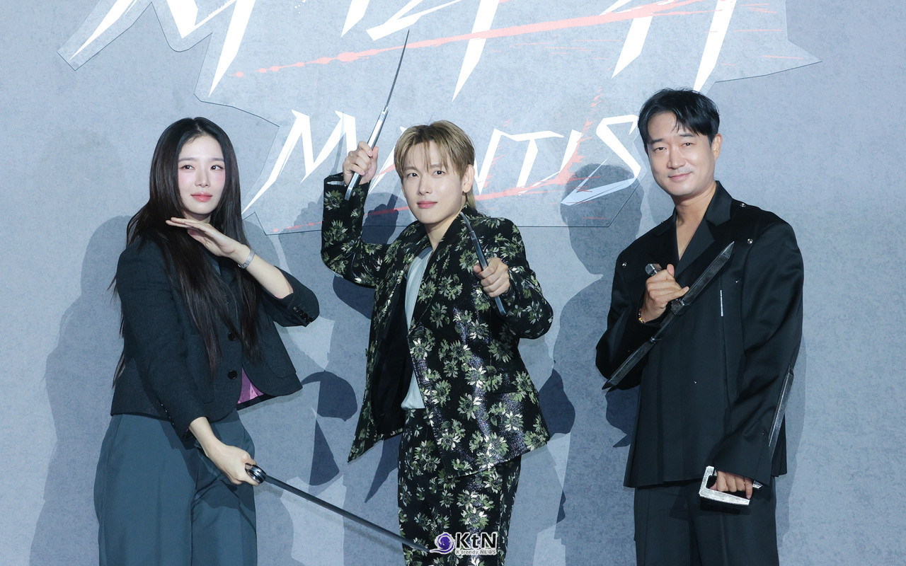 배우 임시완, 박규영, 조우진이 넷플릭스 영화 '사마귀' 제작보고회에 참석해 포즈를 취하고 있다. / 사진=K trendy NEWS DB ⓒ케이 트렌디뉴스 무단전재 및 수집, 재배포금지.