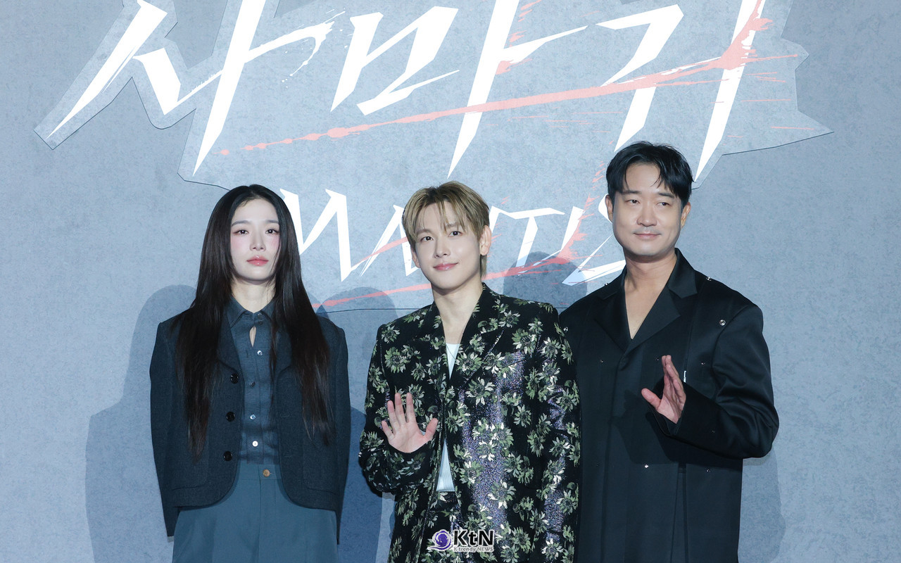 배우 임시완, 박규영, 조우진, 이태성 감독이 넷플릭스 영화 '사마귀' 제작보고회에 참석해 포즈를 취하고 있다. / 사진=K trendy NEWS DB ⓒ케이 트렌디뉴스 무단전재 및 수집, 재배포금지.