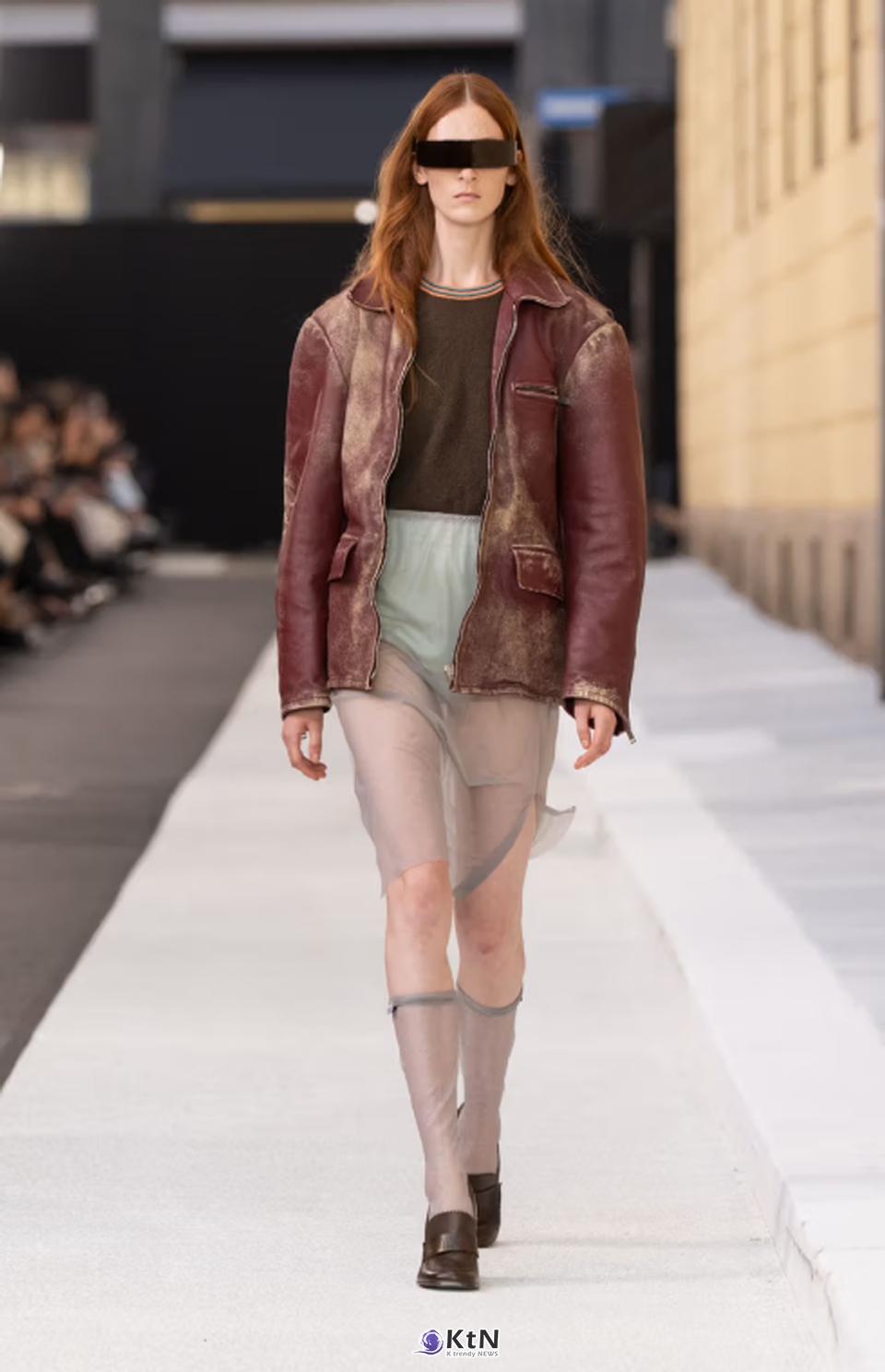 MM6 Maison Margiela Spring/Summer 2026 Is All About "Heightened Normality".  사진=Maison Margiela/Vogue Runway, K trendy NEWS DB  ⓒ케이 트렌디뉴스 무단전재 및 수집, 재배포금지