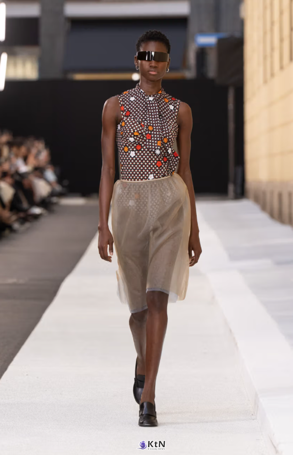 MM6 Maison Margiela Spring/Summer 2026 Is All About "Heightened Normality".  사진=Maison Margiela/Vogue Runway, K trendy NEWS DB  ⓒ케이 트렌디뉴스 무단전재 및 수집, 재배포금지