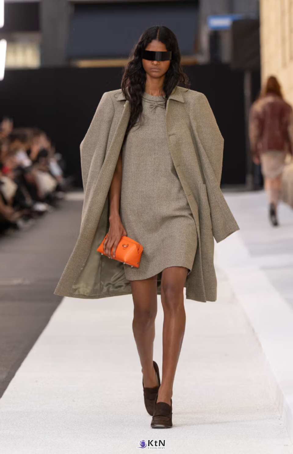 MM6 Maison Margiela Spring/Summer 2026 Is All About "Heightened Normality".  사진=Maison Margiela/Vogue Runway, K trendy NEWS DB  ⓒ케이 트렌디뉴스 무단전재 및 수집, 재배포금지