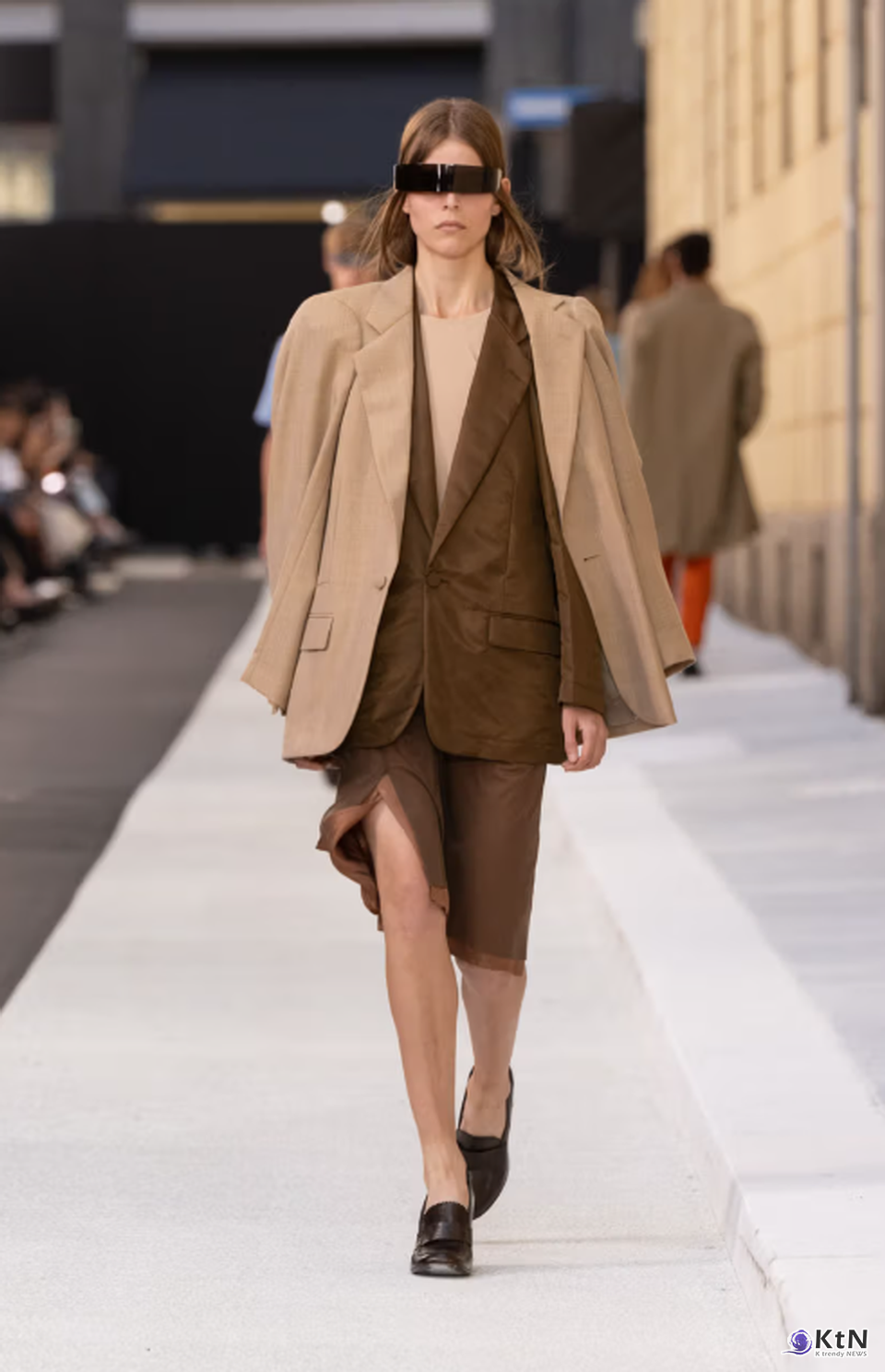 MM6 Maison Margiela Spring/Summer 2026 Is All About "Heightened Normality".  사진=Maison Margiela/Vogue Runway, K trendy NEWS DB  ⓒ케이 트렌디뉴스 무단전재 및 수집, 재배포금지