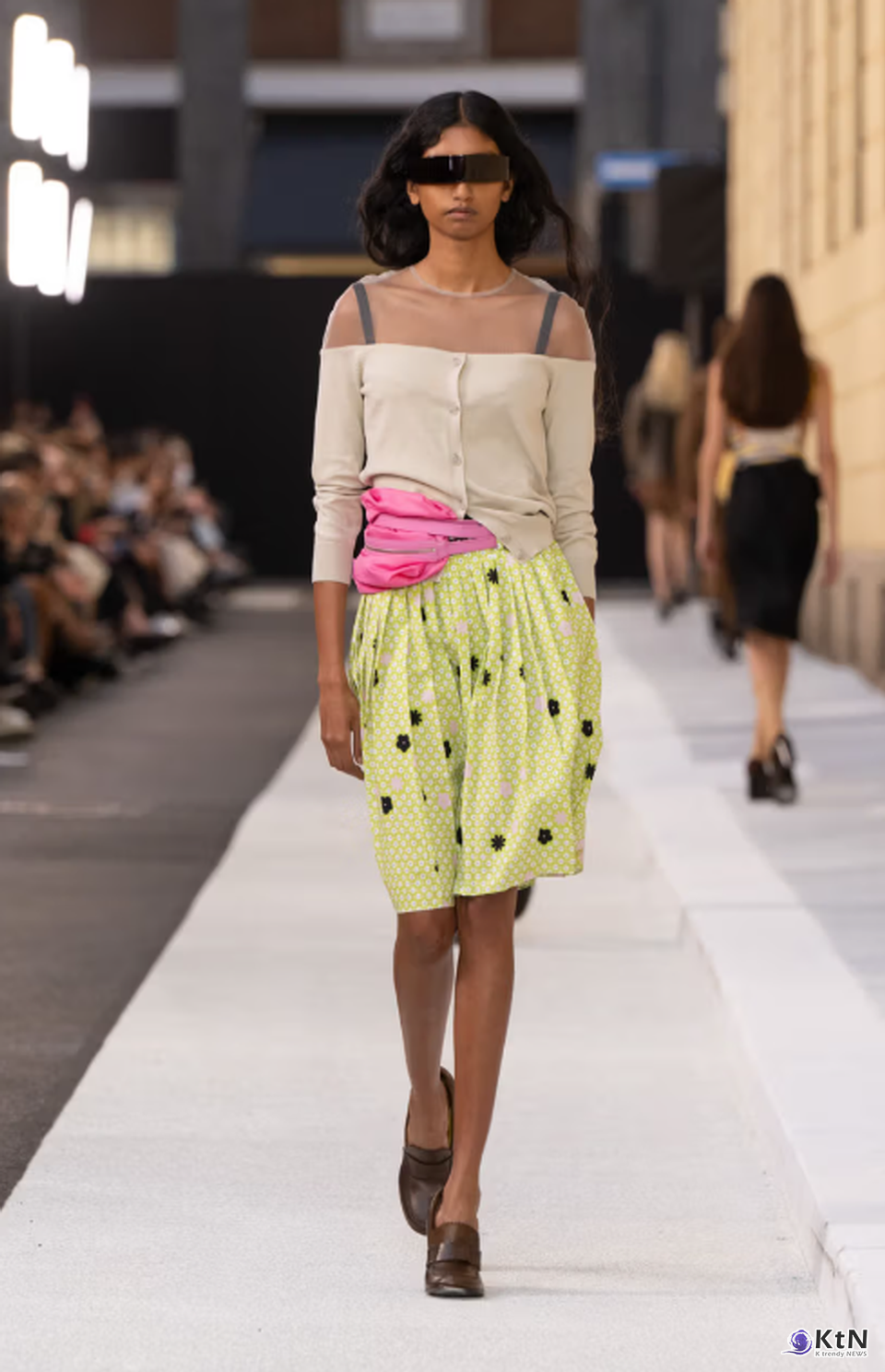 MM6 Maison Margiela Spring/Summer 2026 Is All About "Heightened Normality".  사진=Maison Margiela/Vogue Runway, K trendy NEWS DB  ⓒ케이 트렌디뉴스 무단전재 및 수집, 재배포금지