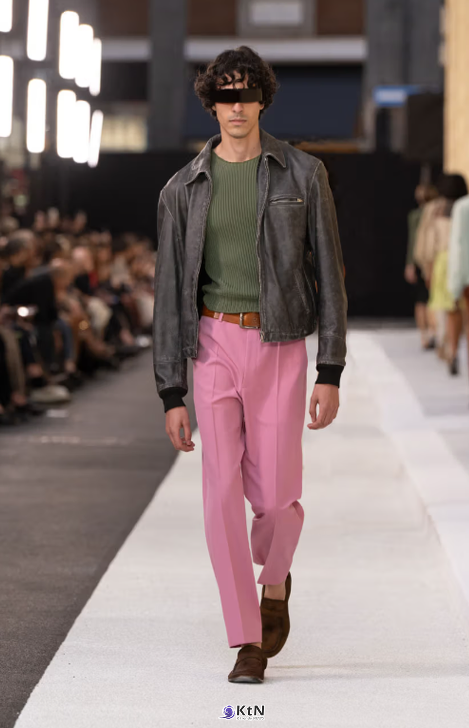 MM6 Maison Margiela Spring/Summer 2026 Is All About "Heightened Normality".  사진=Maison Margiela/Vogue Runway, K trendy NEWS DB  ⓒ케이 트렌디뉴스 무단전재 및 수집, 재배포금지