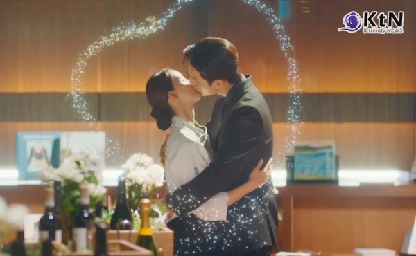 12첩 반상처럼 풍성한 결말‥임윤아♥이채민 ‘폭군의 셰프’ 최고 시청률 20% 사진=2025 09.29 tvN 토일드라마 ‘폭군의 셰프’ 영상 갈무리 편집 K trendy NEWS DB ⓒ케이 트렌디뉴스 무단전재 및 수집, 재배포금지