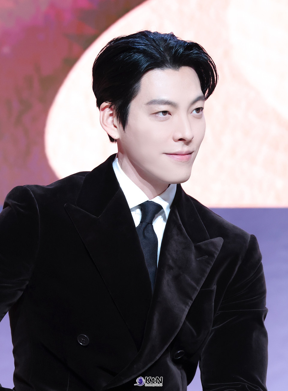 [KtN 포토] 김우빈, ‘다 이루어질지니’  /사진=K trendy NEWS DB ⓒ케이 트렌디뉴스 무단전재 및 수집, 재배포금지