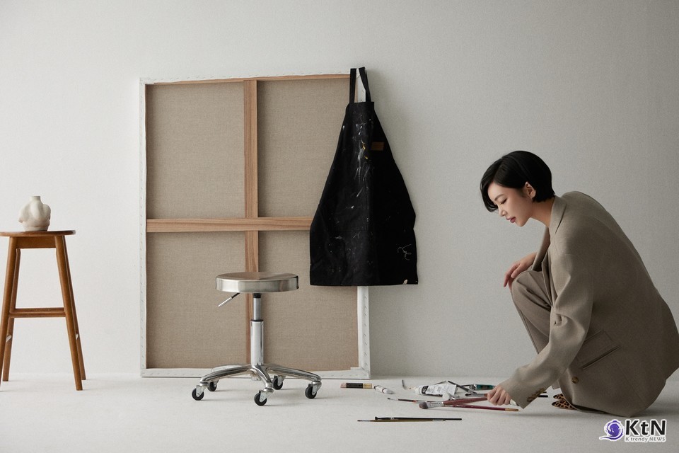 홍설 작가 / 사진=Hongseol, K trendy NEWS DB ⓒ케이 트렌디뉴스 무단전재 및 수집, 재배포금지.