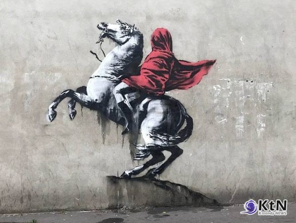 뱅크시의 그래피티는 공공장소에 그려지기 때문에 누구나 접근할 수 있다. 이는 예술을 더 이상 특정 계층만이 향유하는 것이 아니라, 대중과 직접 소통하는 매체로 만든다./사진=SNS갈무리, K trendy NEWS DB ⓒ케이 트렌디뉴스 무단전재 및 수집, 재배포금지