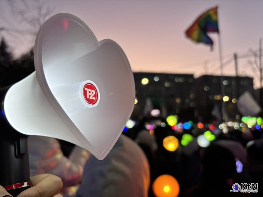 응원봉은 어떻게 무형 자산이 되는가. 사진=K trendy NEWS DB ⓒ케이 트렌디뉴스 무단전재 및 수집, 재배포금지.