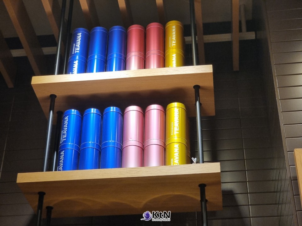  2027년 글로벌 컬러 리포트는 그 흐름을 명확히 보여준다. 블루(32.2%)와 레드(30%)가 강세를 보였고, 옐로(30.7%)와 그린(39.7%)이 뒤를 이었다.  /사진=K trendy NEWS DB ⓒ케이 트렌디뉴스 무단전재 및 수집, 재배포금지