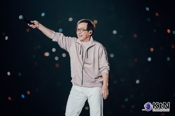 세븐틴, 홍콩 카이탁 스타디움 매진…성룡 깜짝 등장, 호텔·관광·드론쇼까지…‘세븐틴 현상’ 홍콩을 물들이다  사진=2025 10.01 플레디스 엔터테인먼트   K trendy NEWS DB ⓒ케이 트렌디뉴스 무단전재 및 수집, 재배포금지