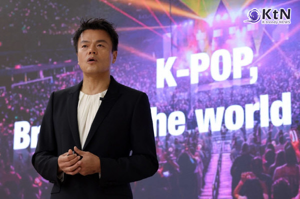 박진영, 대통령 직속 위원장 발탁 후 첫 공식석상…‘어쩔수가없다’ 시사회 장악  사진=2025 09.29  JYP엔터테인먼트 창의성총괄책임자(CCO) 겸 대표 프로듀서인 박진영 대중문화교류위원회 공동위원장(사진=문화체육관광부) K trendy NEWS DB ⓒ케이 트렌디뉴스 무단전재 및 수집, 재배포금지