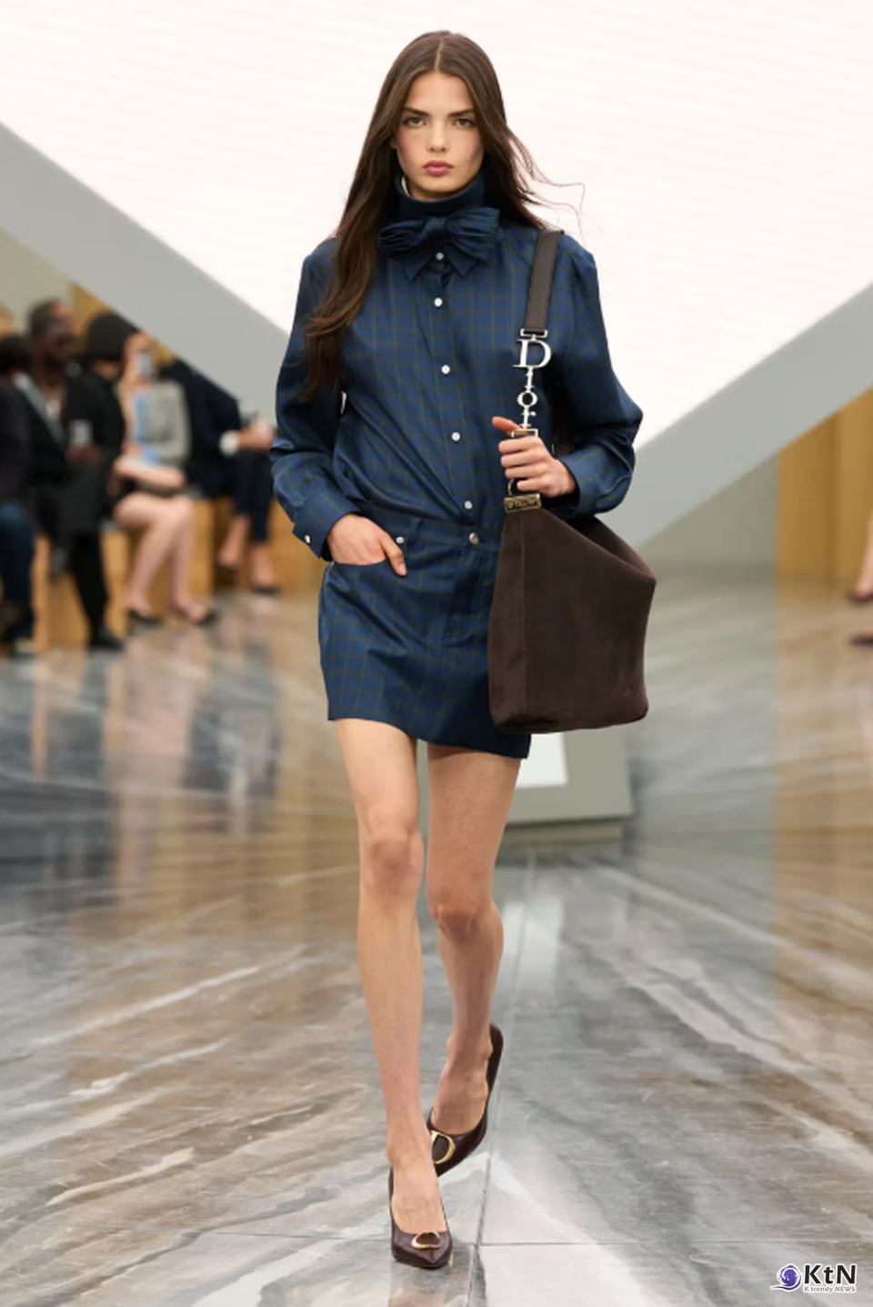 Jonathan Anderson's Debut Dior SS26 Womenswear Collection Was Nothing Short of Spectacular. 사진=Dior, K trendy NEWS DB ⓒ케이 트렌디뉴스 무단전재 및 수집, 재배포금지