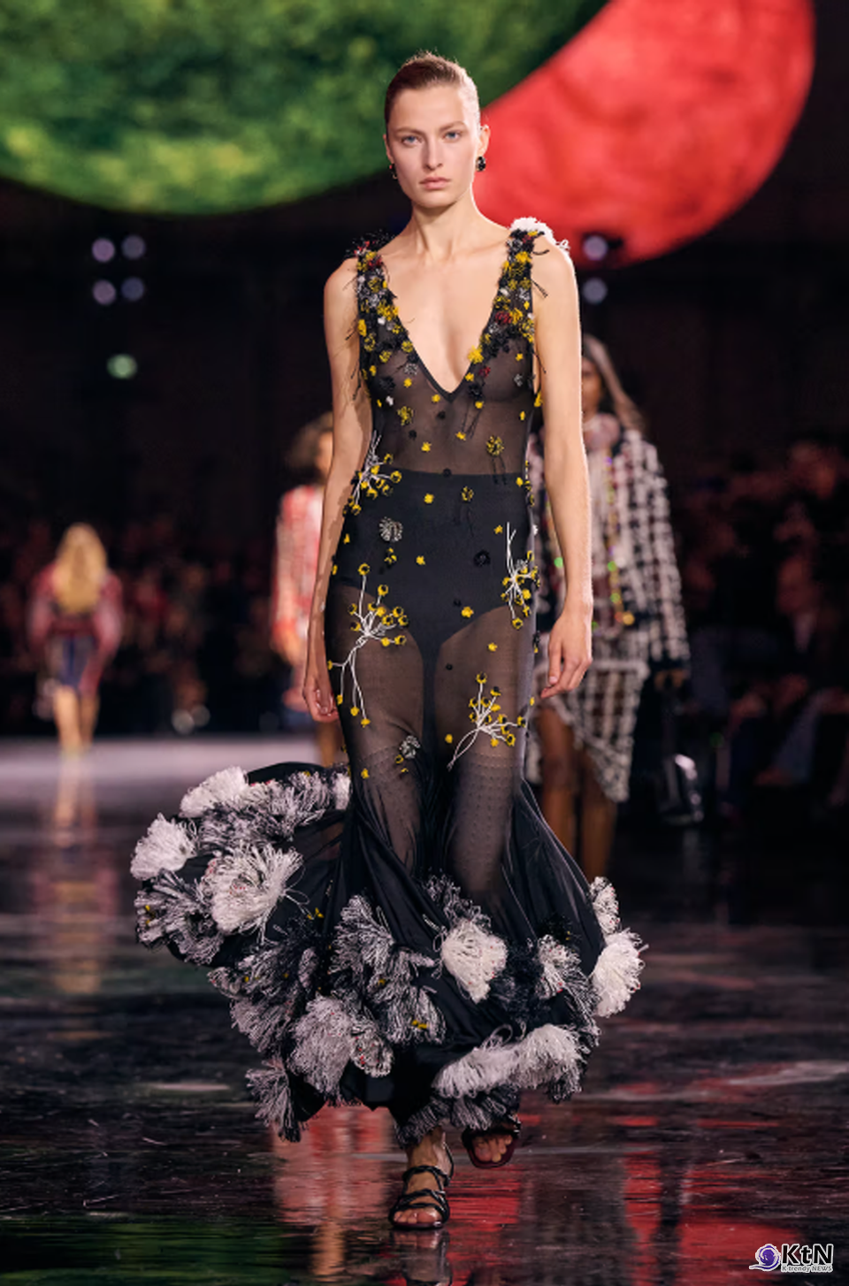 Matthieu Blazy's Debut SS26 Collection Redefines the Chanel Woman. 사진=Chanel, K trendy NEWS DB ⓒ케이 트렌디뉴스 무단전재 및 수집, 재배포금지