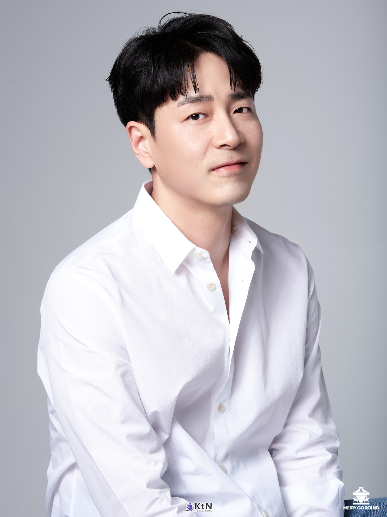 무대부터 드라마까지 다양한 모습을 보여주고 있는 배우 '홍우진'이 새로운 프로필 사진을 공개했다. / 사진=메리고라운드컴퍼니. K trendy NEWS DB ⓒ케이 트렌디뉴스 무단전재 및 수집, 재배포금지