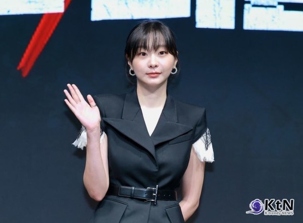 [KtN 현장] '나인 퍼즐' 김다미 “그 시절에 멈춘 아이 같은 인물… 윤이나는 내 도전”  사진=2025 05.14  서울 종로 JW 메리어트 동대문 스퀘어 서울에서 열린 제작발표회에는 윤종빈 감독을 비롯해 김다미, 손석구, 김성균, 현봉식이 참석해 작품에 대한 깊이 있는 이야기를 나누었다. K trendy NEWS DB ⓒ케이 트렌디뉴스 무단전재 및 수집, 재배포금지