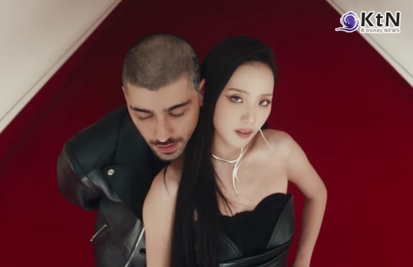 블랙핑크 지수, 英 가수 제인과 첫 콜라보 ‘EYES CLOSED’로 폭발 반응 사진=2025 10.10  JISOO X ZAYN - EYES CLOSED (OFFICIAL MV) K trendy NEWS DB ⓒ케이 트렌디뉴스 무단전재 및 수집, 재배포금지