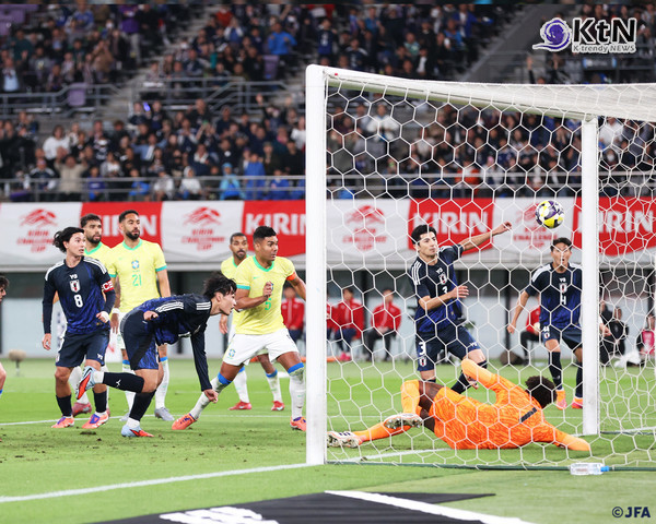 파라과이 꺾은 한국 vs 브라질 잡은 일본… 아시아 축구, 길이 달랐다 [리포트]  사진=2025 10.15  @jfa_samuraiblue  K trendy NEWS DB ⓒ케이 트렌디뉴스 무단전재 및 수집, 재배포금지