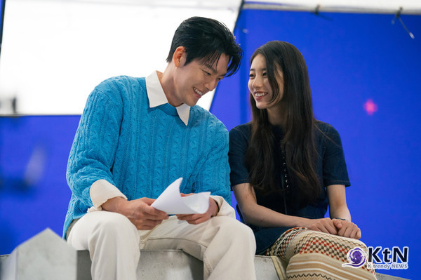 수지·김우빈 ‘다지니’, '다 이루어질지니’, 넷플릭스 비영어 시리즈 글로벌 1위+화제성 올킬  사진=2025 10.15  넷플릭스 K trendy NEWS DB ⓒ케이 트렌디뉴스 무단전재 및 수집, 재배포금지ㅠ