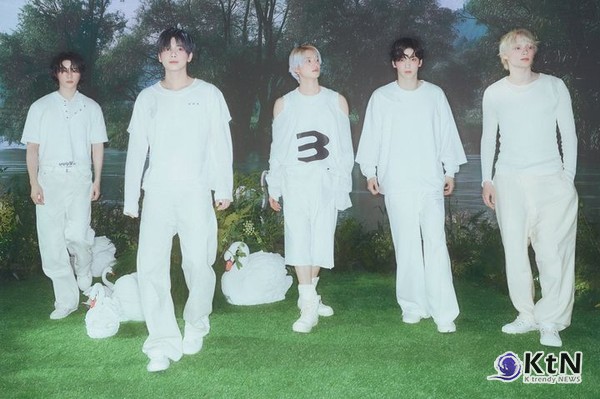 TXT, 日 정규 3집 컴백...오리콘 정상 + 유튜브 1000만 뷰 ‘투트랙 흥행’  사진=2025 10.22 빅히트 뮤직  K trendy NEWS DB ⓒ케이 트렌디뉴스 무단전재 및 수집, 재배포금지