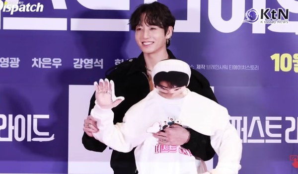 BTS 정국, 국방부도 막을 수 없었던 차은우와 훈훈 투샷 공개...‘의리도 월드클래스’ 사진=2025 10.28   디스패치 영상 갈무리 K trendy NEWS DB ⓒ케이 트렌디뉴스 무단전재 및 수집, 재배포금지