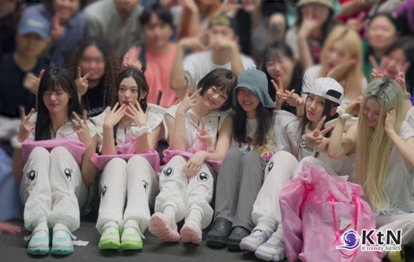 #방시혁_2주준다_민희진_복귀시켜라...뉴진스 라이브에 하이브, 주가 3% 하락 [종합]  사진=2024.09.12 엑스 갈무리 K trendy NEWS DB ⓒ케이 트렌디뉴스 무단전재 및 수집, 재배포금지