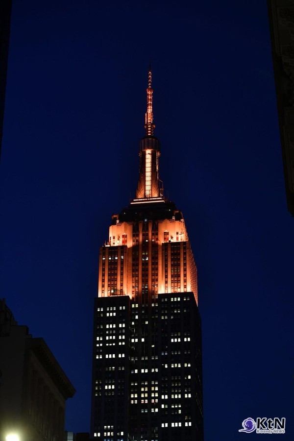 라이즈, 뉴욕 엠파이어 스테이트 빌딩 점등식 참석…“꿈이 더 또렷해졌다” 사진=2025 10.30  SM엔터테인먼트   K trendy NEWS DB ⓒ케이 트렌디뉴스 무단전재 및 수집, 재배포금지