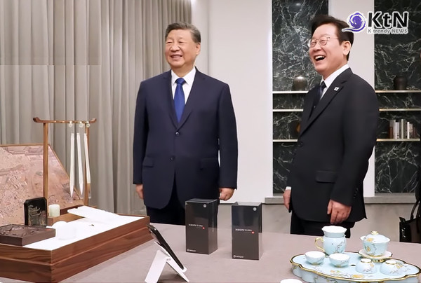 이재명 대통령, 시진핑과 첫 정상회담...가까워진 한·중, "발전 관계"공감  사진=2025 11.01 MBC / ktv 영상 갈무리   K trendy NEWS DB ⓒ케이 트렌디뉴스 무단전재 및 수집, 재배포금지