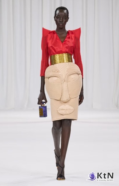 2025년 봄/여름 시즌, 올리비에 루스테잉(Olivier Rousteing)은 발망(Balmain)을 통해 패션과 예술, 그리고 인간성을 직조해냈다. / 사진= Balmain, K trendy NEWS DB ⓒ케이 트렌디뉴스 무단전재 및 수집, 재배포금지