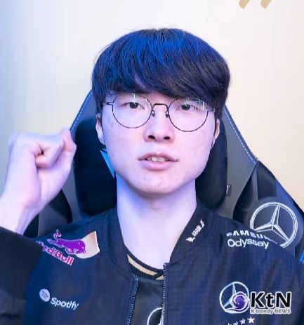 이재명 대통령은 2025 리그 오브 레전드 월드 챔피언십에서 T1이 KT 롤스터를 세트 스코어 3-2로 꺾고 사상 첫 3연패를 달성한 데 대해 e스포츠 역사에 길이 남을 쾌거라고 축하했다.  사진=2025 11.10  t1lol  T1의 주장 ‘페이커’ 이상혁 인스타그램 K trendy NEWS DB ⓒ케이 트렌디뉴스 무단전재 및 수집, 재배포금지