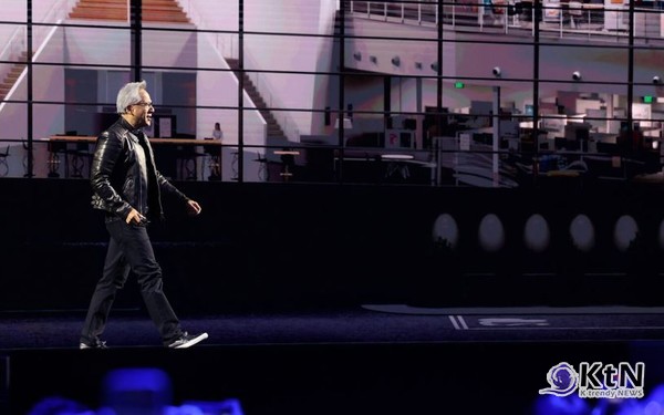 젠슨 황 CEO는 "모든 기업이 두 개의 공장을 가지게 될 것"  사진=NVIDIA,  K trendy NEWS DB ⓒ케이 트렌디뉴스 무단전재 및 수집, 재배포금지