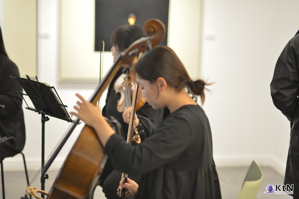 미술여행 특별기획 연극배우 장두이 와 오성철 작가 "자유를찾는 숨소리. 사진= K trendy NEWS DB ⓒ케이 트렌디뉴스 무단전재 및 수집, 재배포금지