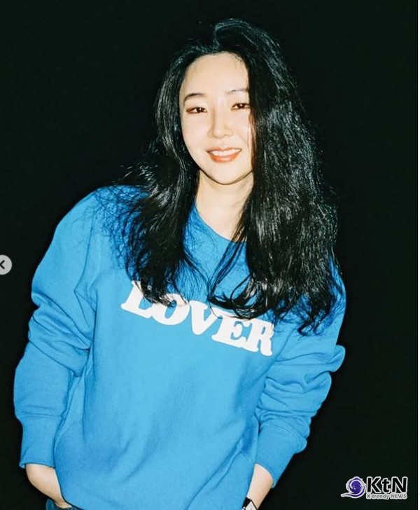 뉴진스 완전체 어도어 복귀 결정에 민희진, ‘5명이어야 한다’ 전폭 지지 [종합]  걸그룹 뉴진스가 전속 계약 해지 선언 이후 정확히 1년 만에 다시 어도어로 돌아온다. 법원의 전속계약 유효 판결과 멤버 간 논의, 그리고 민희진 전 어도어 대표의 공개적 지지가 맞물리며 혼란이 길었던 분쟁 구도가 빠르게 정상화 국면에 접어든 모습이다.   사진=2025 11.12 하이브 K trendy NEWS DB ⓒ케이 트렌디뉴스 무단전재 및 수집, 재배포금지