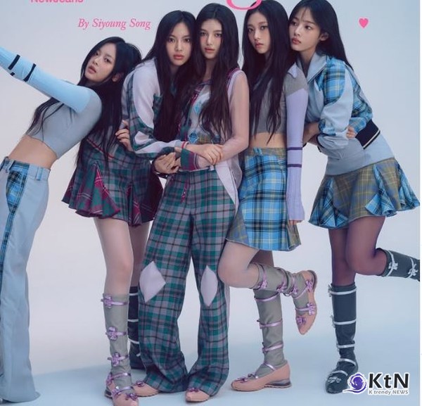 뉴진스 완전체 어도어 복귀 결정에 민희진, ‘5명이어야 한다’ 전폭 지지 [종합]  걸그룹 뉴진스가 전속 계약 해지 선언 이후 정확히 1년 만에 다시 어도어로 돌아온다. 법원의 전속계약 유효 판결과 멤버 간 논의, 그리고 민희진 전 어도어 대표의 공개적 지지가 맞물리며 혼란이 길었던 분쟁 구도가 빠르게 정상화 국면에 접어든 모습이다.   사진=2025 11.12 newjeans_official 인스타그램 갈무리K trendy NEWS DB ⓒ케이 트렌디뉴스 무단전재 및 수집, 재배포금지