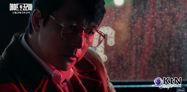  ‘메이드 인 코리아’는 우민호 감독이 연출한 1970년대 배경의 시대극으로, 국가를 수익 모델로 삼는 백기태(현빈)와 그를 추적하는 검사 장건영(정우성)의 대립을 그린다. 우도환·조여정·서은수 등 다양한 배우진이 합류했으며, ‘비즈니스맨’ 예고편을 통해 액션·감정 연기가 공개돼 화제를 모았다. 시즌 1은 12월 24일부터 순차 공개되며 시즌 2 제작도 확정됐다.  사진=2025 11.12    디즈니+ 캡처 / 편집  K trendy NEWS DB ⓒ케이 트렌디뉴스 무단전재 및 수집, 재배포금지