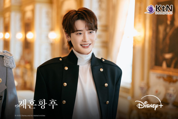 신민아·주지훈·이세영·이종석이 웹툰 신드롬 ‘재혼황후’를 원작으로 한 디즈니+ 시리즈를 통해 판타지 로맨스 대서사극의 새로운 장을 연다. 사진=2025 11.12   월트디즈니컴퍼니코리아 제공  K trendy NEWS DB ⓒ케이 트렌디뉴스 무단전재 및 수집, 재배포금지