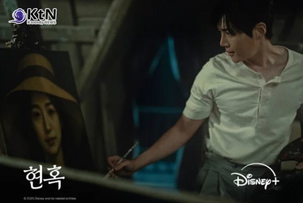 수지·김선호 ‘현혹’ 매혹적 스틸 최초 공개…웹툰 찢고 나온 비주얼  사진=2025 11.13  월트디즈니 컴퍼니   K trendy NEWS DB ⓒ케이 트렌디뉴스 무단전재 및 수집, 재배포금지