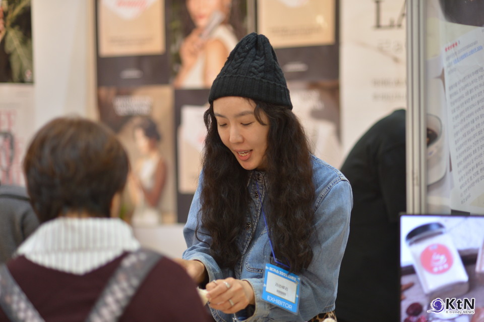 LALALULI. FIND JOY IN LIFE, AND MEANING IN EVERY DAY. 라라루리 대표 이아름. 사진=K trendy NEWS DB ⓒ케이 트렌디뉴스 무단전재 및 수집, 재배포금지