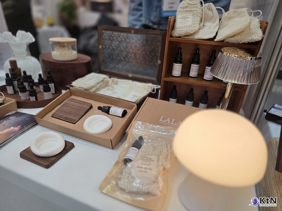 LALALULI. FIND JOY IN LIFE, AND MEANING IN EVERY DAY. 라라루리 대표 이아름. 사진=K trendy NEWS DB ⓒ케이 트렌디뉴스 무단전재 및 수집, 재배포금지