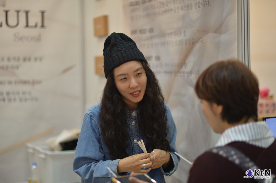 LALALULI. FIND JOY IN LIFE, AND MEANING IN EVERY DAY. 라라루리 대표 이아름. 사진=K trendy NEWS DB ⓒ케이 트렌디뉴스 무단전재 및 수집, 재배포금지