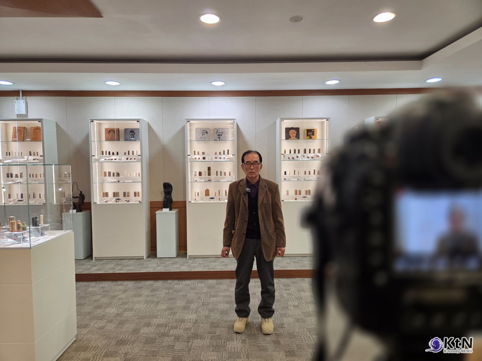 이재인 명예교수, 돌에 새긴 60년의 시간. 사진= K trendy NEWS DB ⓒ케이 트렌디뉴스 무단전재 및 수집, 재배포금지