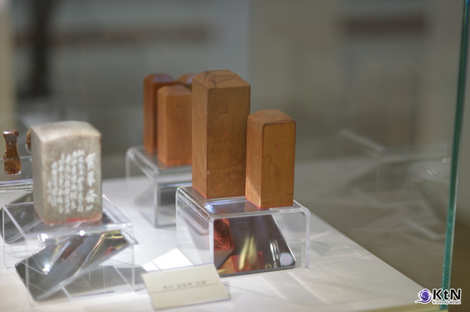 이재인 명예교수, 돌에 새긴 60년의 시간. 사진= K trendy NEWS DB ⓒ케이 트렌디뉴스 무단전재 및 수집, 재배포금지