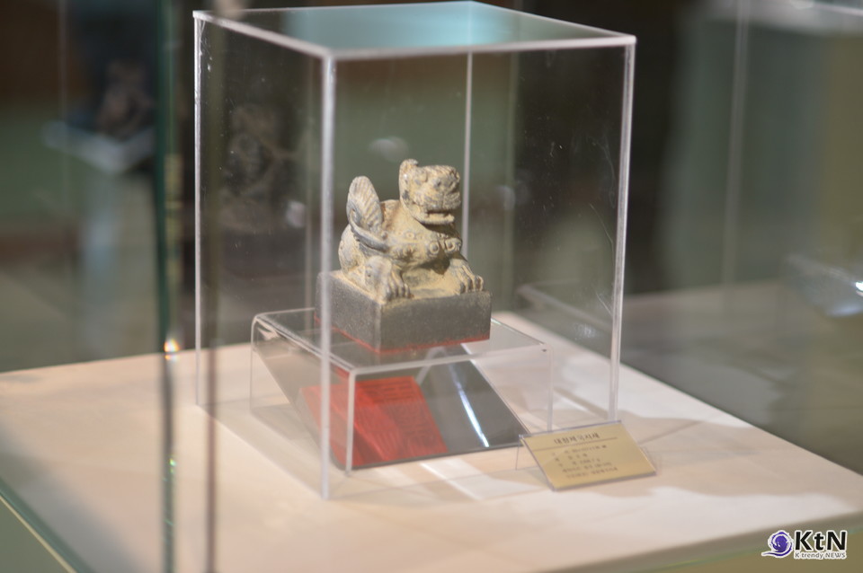 이재인 명예교수, 돌에 새긴 60년의 시간. 사진= K trendy NEWS DB ⓒ케이 트렌디뉴스 무단전재 및 수집, 재배포금지