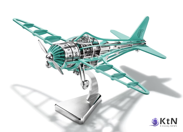 시계 산업의 변화는 주얼리 업계에 새로운 도전과 기회를 동시에 제공하고 있다. 브랜드들은 전통과 혁신을 조화시키고, 소비자의 요구에 부응하는 다양한 제품을 통해 시장에서의 입지를 더욱 강화할 수 있을 것이다./사진= Tiffany & Co, K trendy NEWS DB ⓒ케이 트렌디뉴스 무단전재 및 수집, 재배포금지